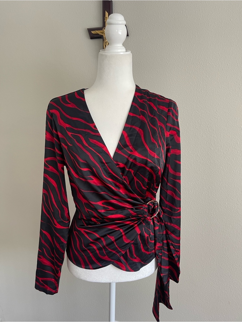 INC International Concepts Black & Red Wrap Blouse with Ring Tie